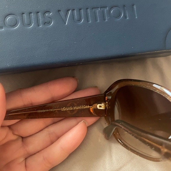 Authentic LV Acetate Obsession Sunglasses GM in Brown - Picture 5 of 11